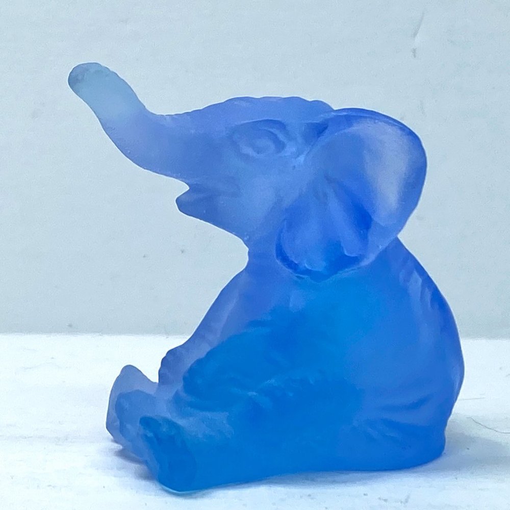 A003 Daum - Crystal Mini Elephant in Blue 7cm